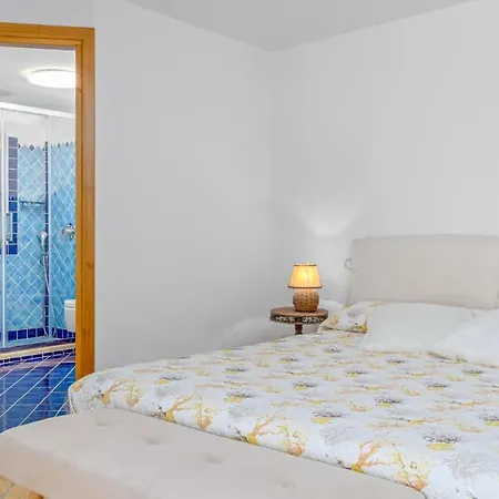 La Marina 5&1, Emma Porto Cervo