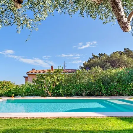 La Marina 5&1, Emma Willa