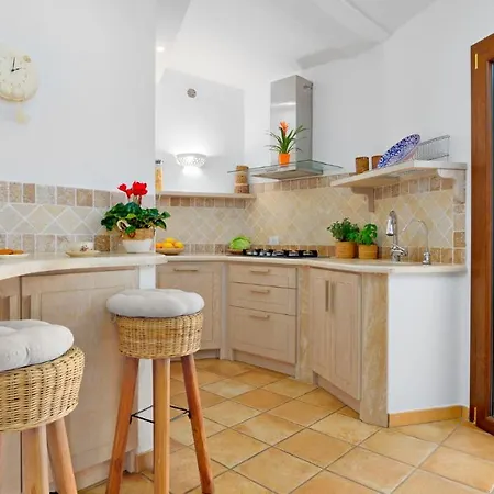 La Marina 5&1, Emma Willa Porto Cervo