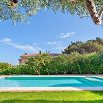 La Marina 5&1, Emma Villa