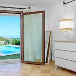 La Marina 5&1, Emma Villa *