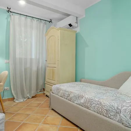Villa La Marina 5&1, Emma